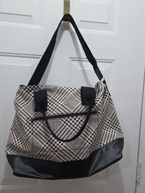 NWOT Lands' End Cream & Black Plaid Weekender Travel Bag